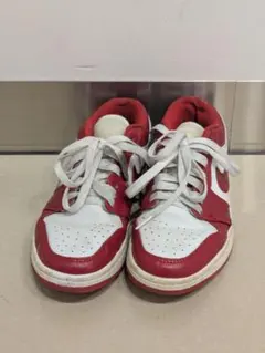 NIKE エア ジョーダン 1 ロー スニーカー ジムレッド 23cm 中古のサムネイル