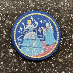 新品　Disney シンデレラ　刺繍缶バッジ　ビスケット　缶バッジ