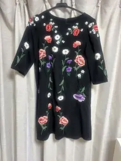 刺繍入り黒ひざ丈ワンピース 七分袖のサムネイル