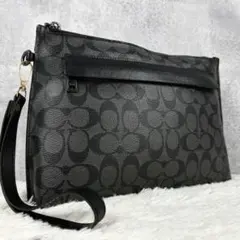 美品 COACH PVC クラッチバッグ ファスナー シグネチャー ブラック 黒