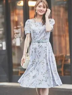 レッセパッセ 38 花柄 半袖ひざ丈ワンピース 薄い青