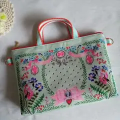 プラチナ　ジュビリー　持ち手付きポーチ　キャスキッドソン　ハンドメイド