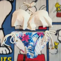 LIP SERVICE フリル付きビキニ