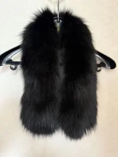 ブルーフォックス毛皮ファー ティペット マフラー　結婚式やパーティーに　黒サテン