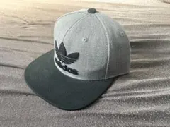 ADIDAS スナップバックキャップ