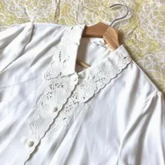 ⭐️レトロ古着　お花　刺繍　ホワイト　ブラウス⭐️昭和　ヴィンテージ 春　長袖　白