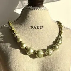 古代の女王のお気に入り　ヴィンテージ ビーズのチョーカー　ゴールド×グリーン