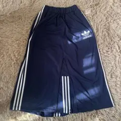 adidas ネイビー フレアスカート