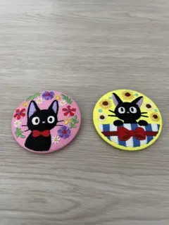 ジブリ　魔女の宅急便　ジジ　刺繍　缶バッジ　バッジ　バッチ　ブローチ