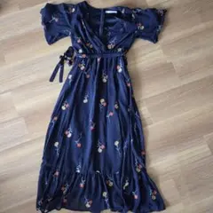 【MERCURYDUO】【美品✨】刺繍入りネイビーのマキシワンピース