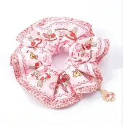 新品未使用 サンリオ　マロンクリーム　アベイル チャーム付きシュシュ　ピンクのサムネイル