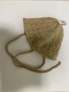 ベージュ クロシェハット　紐付き