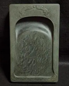 【松花江緑石　龍馬波濤文時代硯】◆淡緑に白雲紋美石◆上箱◆松花石◆検→端渓・歙州 松花江緑石 龍馬波濤文時代硯】◇淡緑に白雲紋美石◇上箱◇松花石◇検