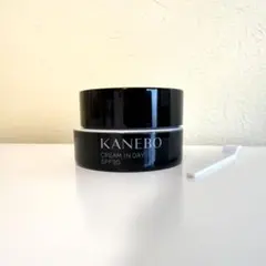 もこ様✴︎°【美品】KANEBO クリームインデイ Ⅱ SPF30 40g
