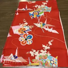 赤地和風デザイン布地　途中繋ぎ跡あり　他ハギレ付き