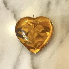 琥珀柄＆ハートモチーフ★スカーフクリップ