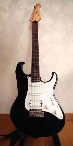 パシフィカ YAMAHA PACIFICA012 エレキギター ブラックのサムネイル