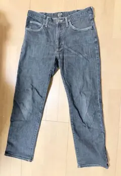 Wrangler ダークブルー ストレートジーンズ