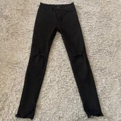 ブラック スキニーパンツ