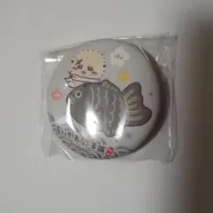 ちいかわもぐもぐ本舗　川越　マット缶バッジ　ラッコ