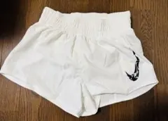 Nike DRI-FIT ホワイトショートパンツ