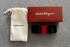 希少　フェラガモ　Ferragamo　バレッタ　ヴァラ（専用箱有）のサムネイル