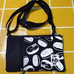 CHUMS　スマートフォンショルダーバッグポーチ