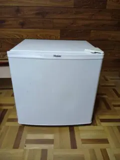 Haier 冷蔵庫 小型 ホワイト 本体のサムネイル