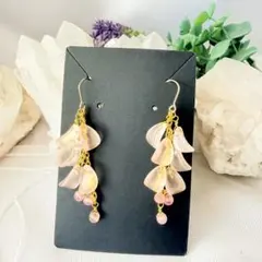 【ハンドメイド】【天然石】 桃色の藤の花のピアス　イヤリング変更可