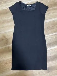 RESEXXY ブラックミニワンピース 半袖