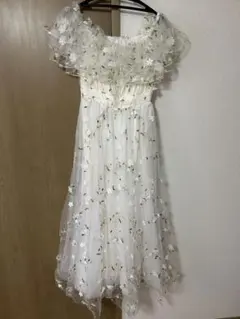 フラワー刺繍 オフショルダー ワンピース