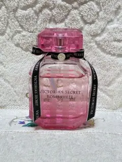 ボムシェル オードパルファム 50ml 箱無しのサムネイル