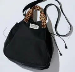 FREDRIK PACKERS ブラックショルダーバッグ