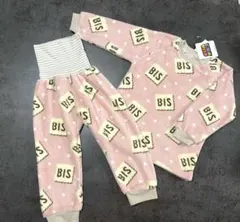 ✨新品未使用✨チロルチョコ　ビスケット柄　ベビーパジャマ 100cm ピンク