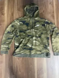 ナイキ　迷彩ジップパーカー