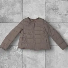GU ベージュ ダウンジャケット ボタン留め
