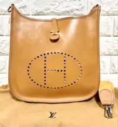 美品⭐HERMES エルメス エヴリン GM ショルダーバッグ ゴールド レザーのサムネイル