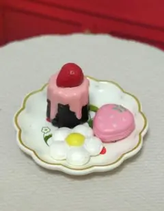 リーメント　ミニチュア　いちごのスイーツ