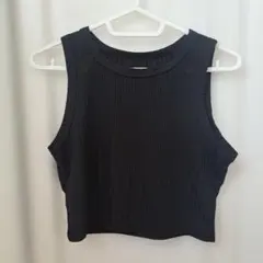タンクトップ　クロップド丈　ブラック