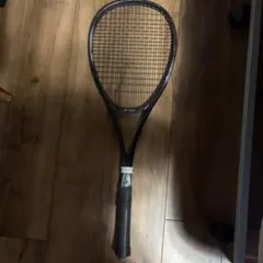 ソフトテニスボルトレイジ8SガットはVスパーク28ポンドです。