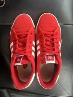 adidas レッド スニーカー