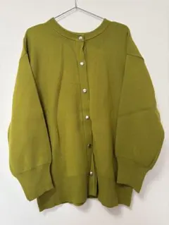 レディース ボタン付きニットカーディガン