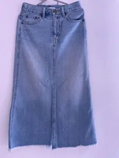 ライトブルーデニムタイトスカート