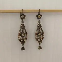 ミハエルネグリン　ピアス