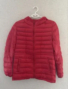 ユニクロ ウルトラライトダウン パーカー軽量コンパクトアウター（M）