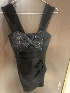 ビーズ装飾付き黒タイトキャバドレス