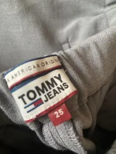 ピ*ー様 TOMMY JEANS グレー カジュアルパンツ 25のサムネイル