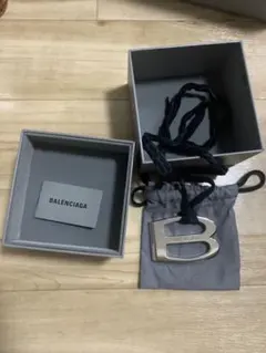 balenciaga necklaceのサムネイル
