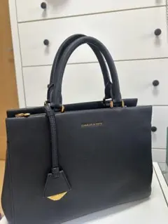CHARLES & KEITH ハンドバッグ ブラックのサムネイル
