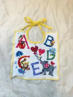 FEILER アルファベット刺繍 スタイ